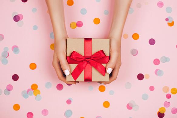 ネイリストの彼女に贈りたい誕生日プレゼント5つ|誕生日プレゼント|