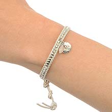 シンプルで着けやすい