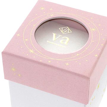 トレンドのくすみカラーを使用