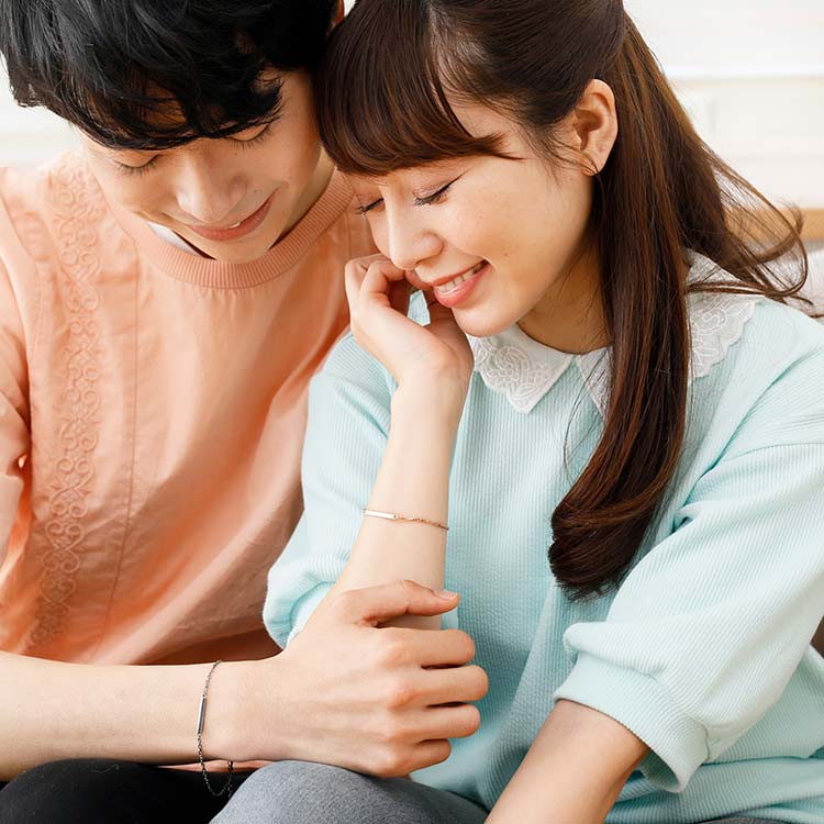 ふたりで着ける誕生日プレゼント