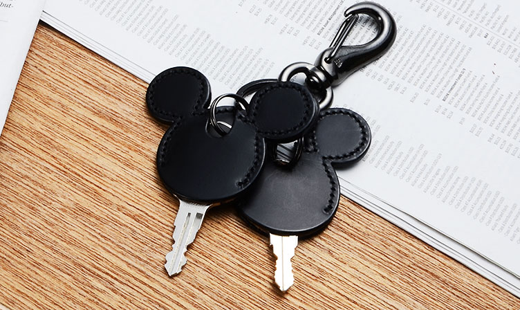 レザーキーホルダー