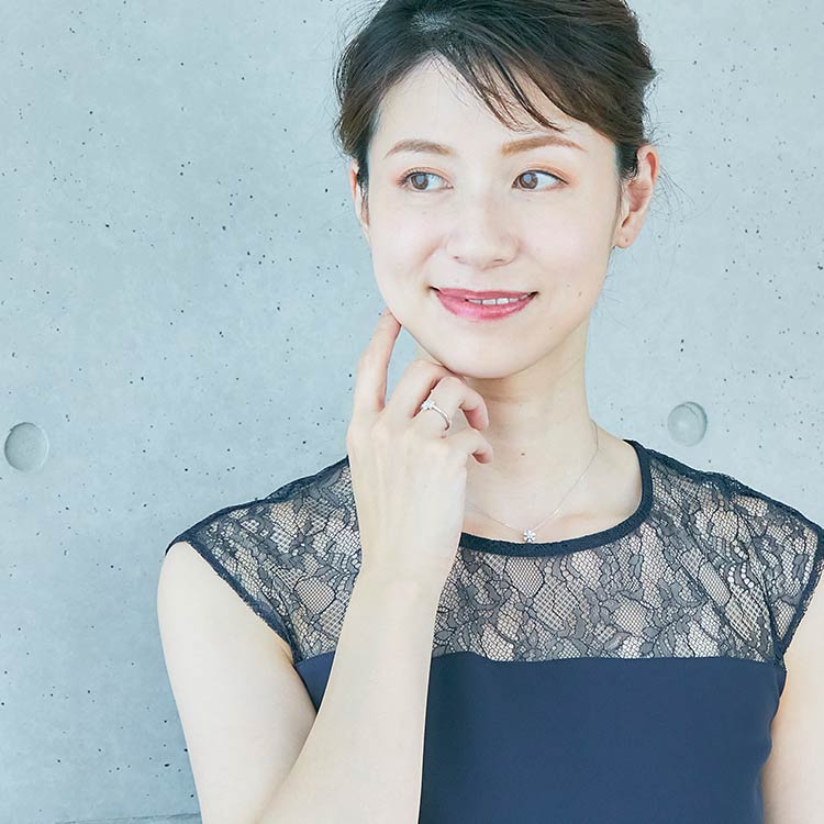 記念日を祝う花束の花のデザインでエレガントに