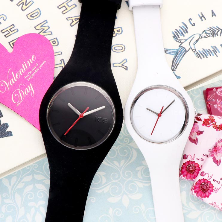 バラエティー豊富な色づかいとつけやすさで人気。裏蓋に刻印が刻めるジェイウェル限定のコラボアイテムに注目!