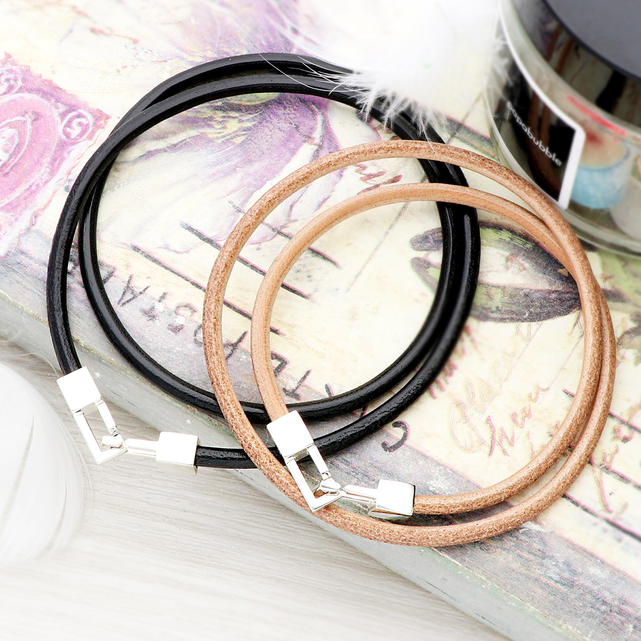 『タピルス』の本革ペアブレスレット