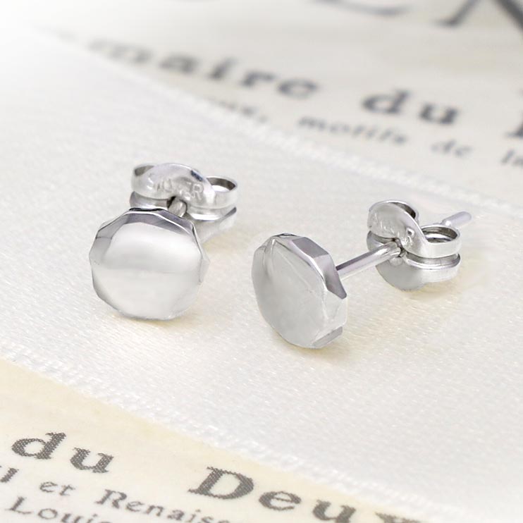 人気急上昇中の耳元アイテム