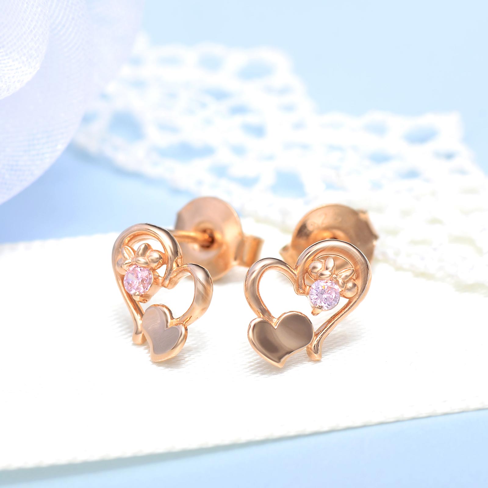 創立100周年の記念すべき年にディズニーのアクセサリーを贈りませんか?